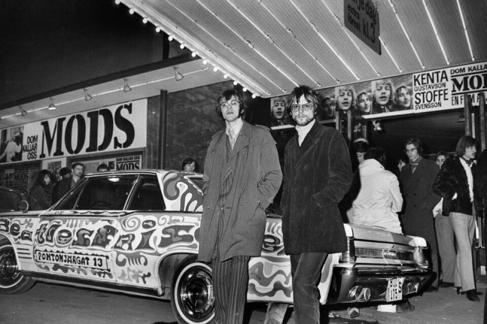Filmskaparna Jan Lindqvist och Stefan Jarl vid filmpremiären av deras film "Dom kallar oss mods" i mars 1968.