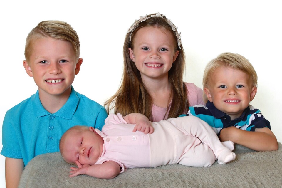 Susanna Mosseke och Jonas Deurell, Ytterörsvägen 9, Färjestaden, fick den 14 augusti en dotter som heter Ellen. Vikt 3708 g, längd 51 cm. Syskon: Liam, Linnea och Charlie.
