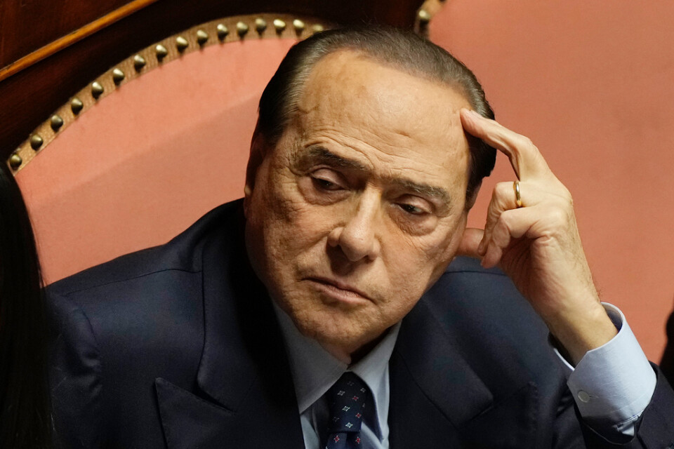 Italiens förre premiärminister Silvio Berlusconi har lagts in på ett sjukhus i Milano. Arkivbild.