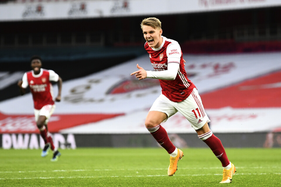 Arsenals Martin Ødegaard firar sitt första mål i Premier League.