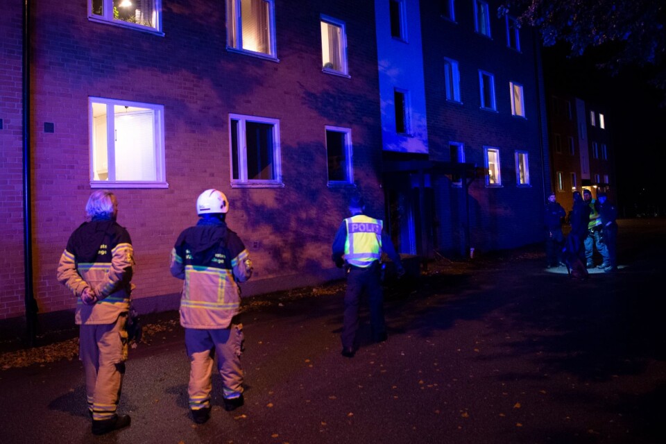 Totalt var det 17 personer från räddningstjänsten som ryckte ut på branden på Skyttevägen i Svängsta. Larmet kom klockan 18.20