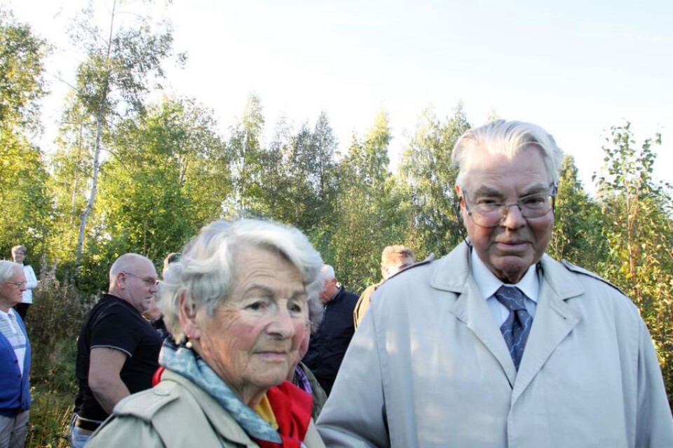 Ulrika och Claes Lindemark är syskon till piloten Carl-Lennart Lindemark som omkom i kraschen.