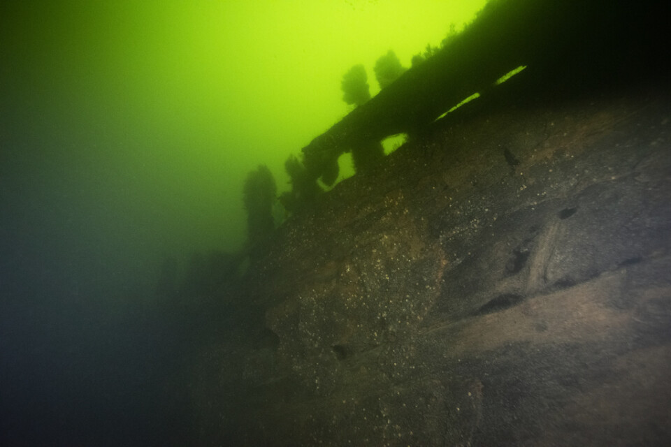 Styrbordssida på ett av de två vrak som hittats utanför Vaxholm norr om Stockholm.