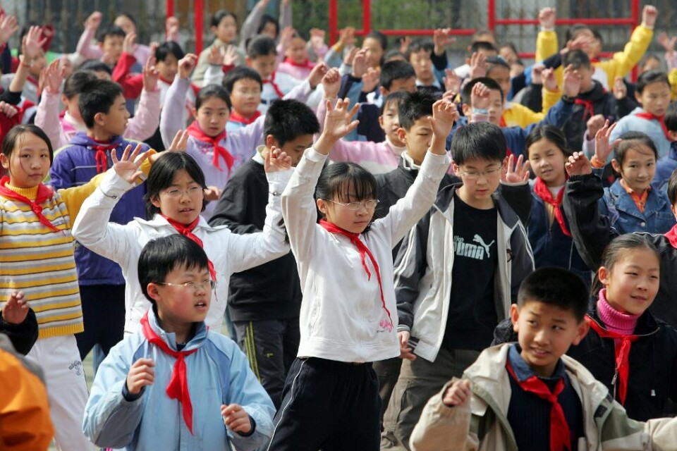 Närsynthet ökar bland barn i kinesiska medelklassfamiljer, medan risken för att barn i fattiga familjer ska bli närsynta är mindre. Det är slutsatsen av en studie som kinesiska och amerikanska forskare har gjort på 20 000 barn. Studien har gjorts i den