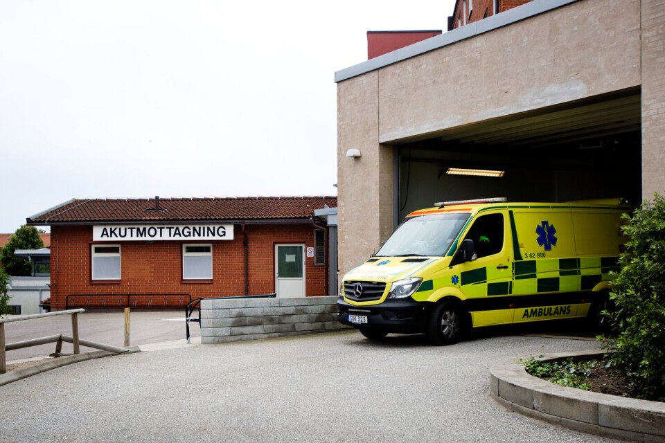 Skribenten har funderingar kring ambulanstransporter inom Skåne.
