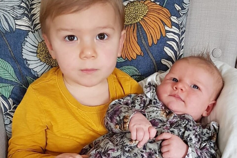 Malin Johansson och Adrian Henkel, Linköping, fick den 21 januari en dotter som heter Ally. Vikt 4820 g, längd 54 cm. Syskon: Viggo. Malin kommer från Färjestaden.