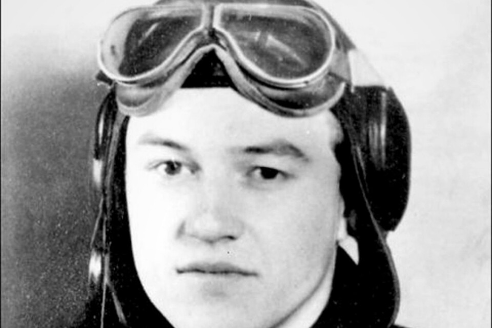 22-årige furiren Haary Nordlund störtade i Ynde efter att han blivit beskjuten av tyskt flyg söder om Hällevik.
