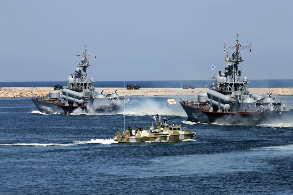 Den ryska flottan kontrollerar området runt hamnstaden Sevastopol, Krim. Arkivbild