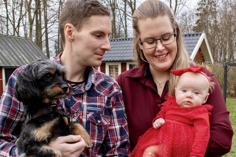 Annelie Rudolfsson och Johan Wallster, Kalmar, fick den 10 september en dotter som heter Elsie. Längd 48 cm, vikt 3328 g. Hunden heter Jessie.