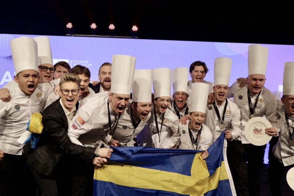 Kocklandslaget firar silvermedaljen i Culinary World Cup i Luxemburg 2022. Pressbild.