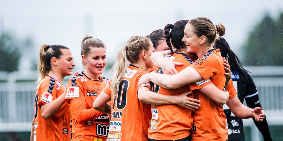 KDFF körde över AIK – fyra mål av Evelyne Viens