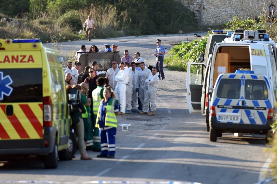 EU-landet Maltas mest inflytelserika journalist har sprängts ihjäl av en bilbomb. En chockad premiärminister lovar att inte vila förrän "rättvisa är skipad". Daphne Caruana Galizia, välkänd på Malta för sin skarpt korruptionskritiska blogg Running Comme