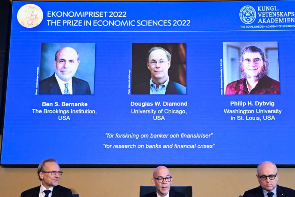 Årets ekonomipristagare, från vänster Ben Bernanke, Douglas Diamond och Philip Dybvig.