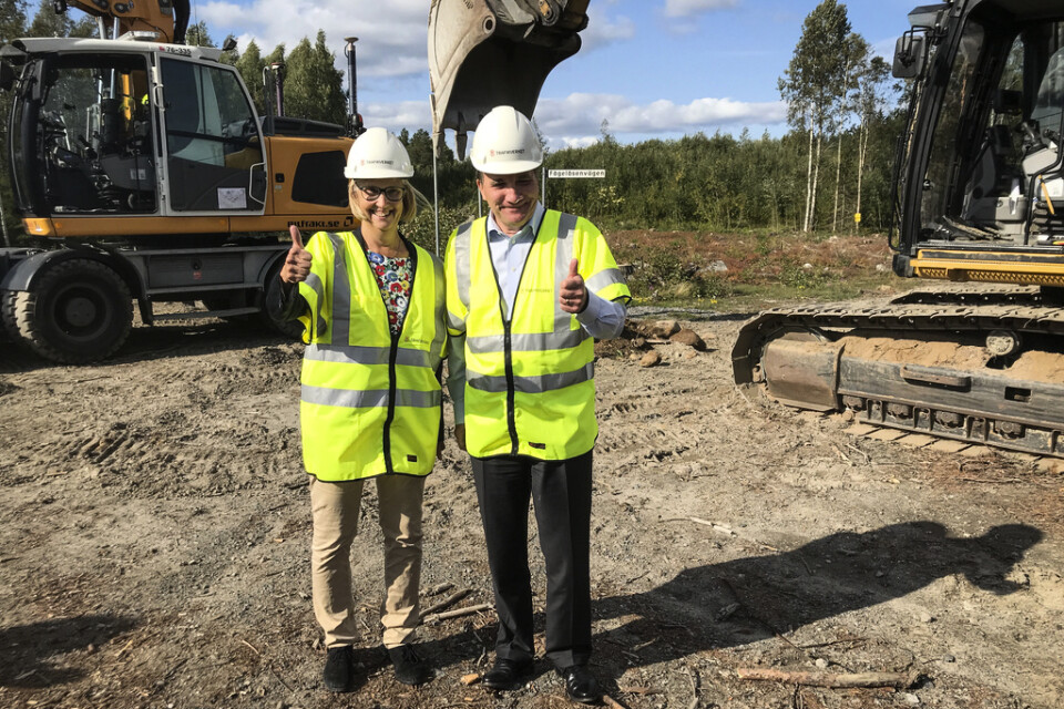 Här får första delen av Norrbotniabanan, 2018, tummen upp av Trafikverkets generaldirektör Lena Erixon och dåvarande statsminister Stefan Löfven (S). Arkivbild.