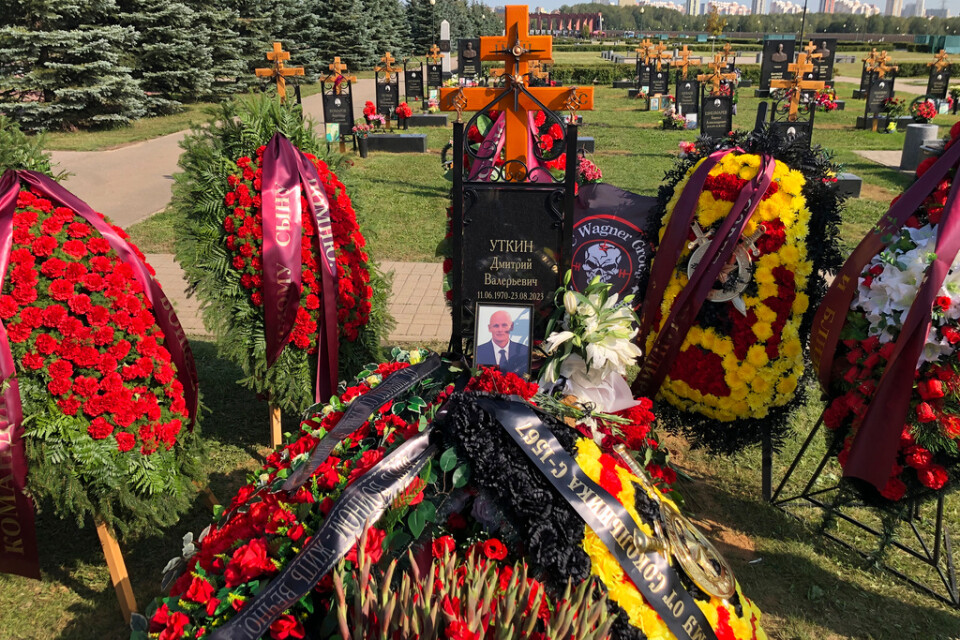 Dmitrij Utkin begravdes på en kyrkogård för Rysslands militära dignitärer, utanför Moskva, på torsdagen.