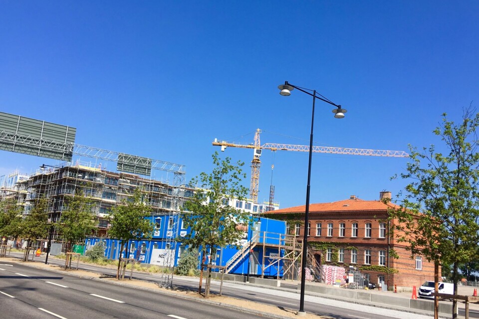 Gammalt möter nytt. Pottholmen är ett projekt där en ny stadsdel växer fram i Karlskrona centrum, sida vid sida med den sista bevarade byggnaden, 34:an, av gamla Strandgården.