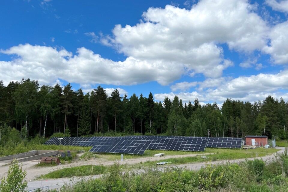 Solcellsanläggning på avfallsanläggningenHäringetorp utanför Växjö.