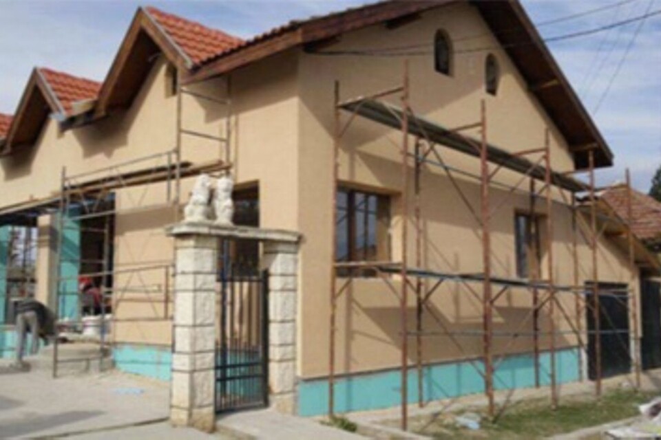 Tiggarnas pengar gick till byggandet av ligaledarens hus i Bulgarien.