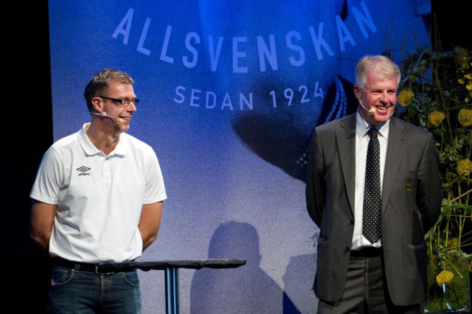 Bosse Karlsson, till höger, slutar som svensk domarbas efter anklagelser kopplade till metoo-uppropen. Arkivbild.