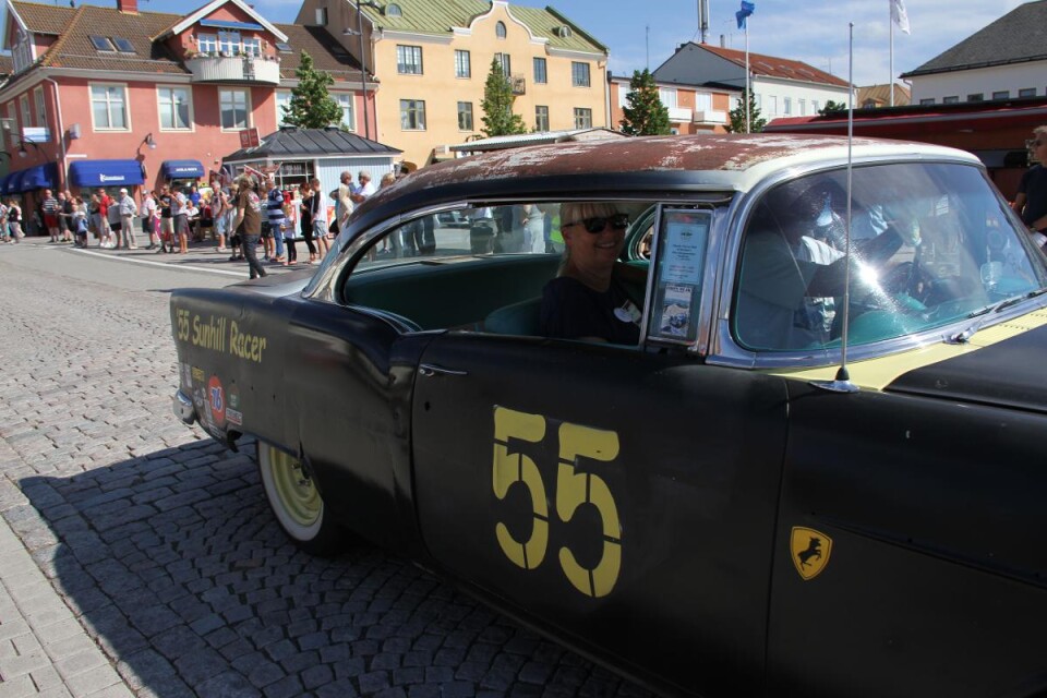 – Rufft rallystuk, tyckte Ulf Olsson om den här chevan. Foto: Carin Svensson