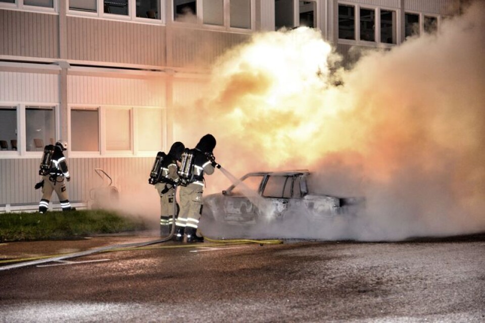 I bil totalförstördes vid en bilbrand i Växjö under natten mellan söndagen och måndagen.