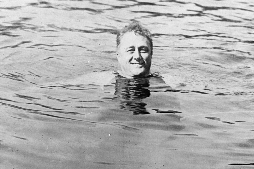 Den amerikanske presidenten Franklin D Roosevelt simmade lugnt.