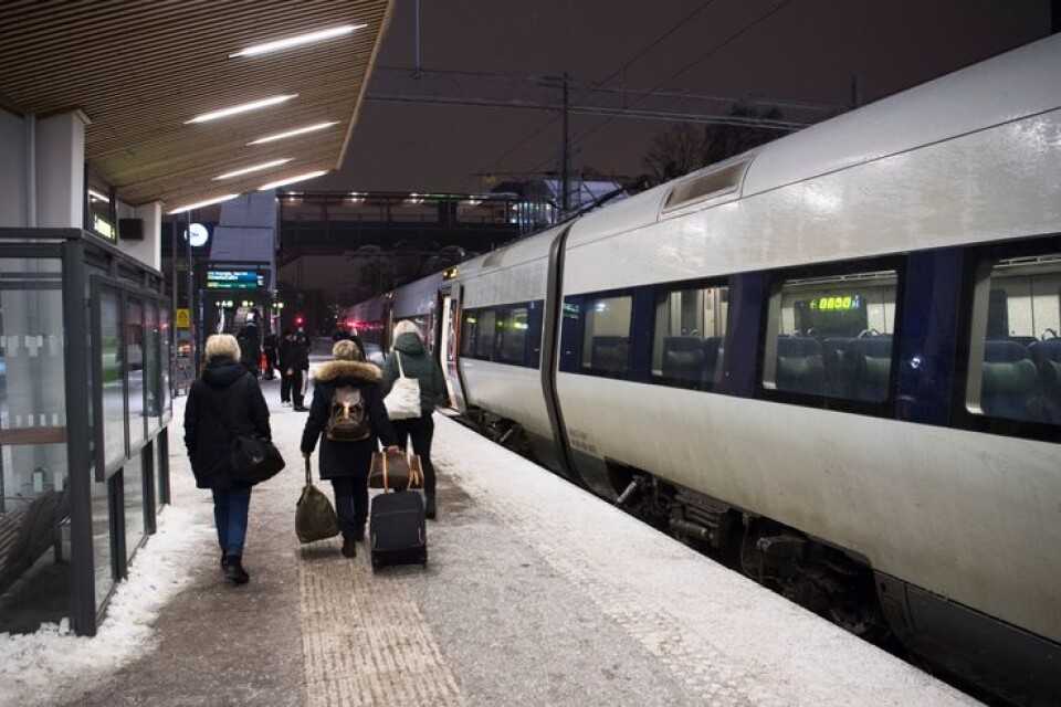 All tågtrafik i södra Sverige stod helt stilla och på resecentrum i Växjö var förvirringen stor.