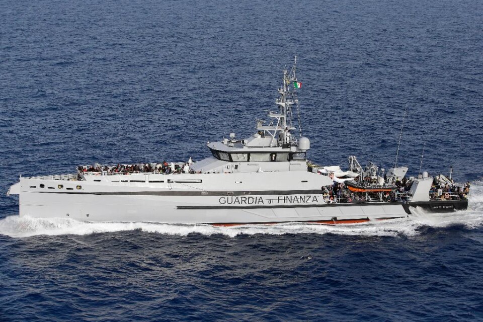 Totalt 741 migranter i sex båtar på väg från Libyen till Europa räddades i Medelhavet på torsdagen, uppger den italienska kustbevakningen. I räddningsoperationen deltog tyska, irländska och brittiska flottfartyg som ingår i EU:s gränskontrollmyndighet F