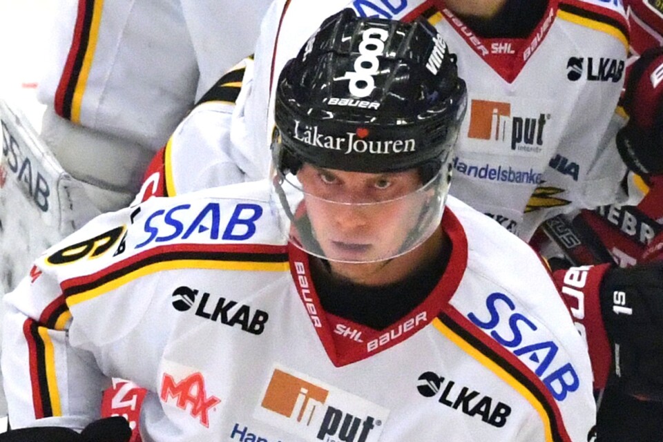 Viktor Grahn, nederst på bilden, lämnar Luleå till förmån för Karlskrona HK.