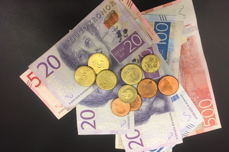 ”Kontanter är Sveriges enda lagliga betalmedel och möjligheten att betala är en grundläggande samhällsservice”.