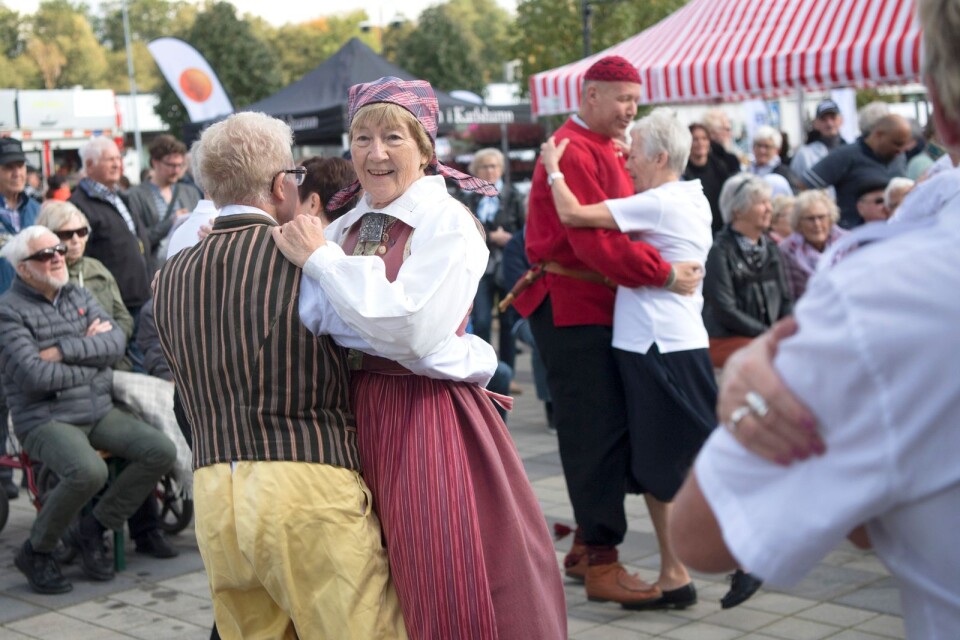 Skördedagen gästas bland annat av Holje Folkdansgille.