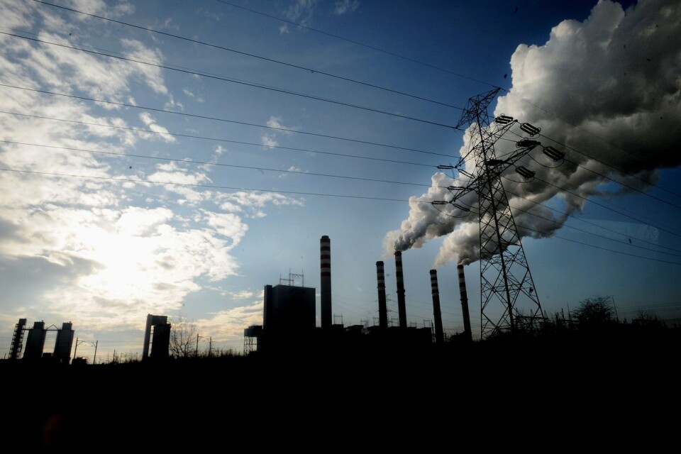 Klimatskadlig kol från Patnows kolkraftverk utanför  Konin skulle kunna ersättas med svensk fossilfri kraft.