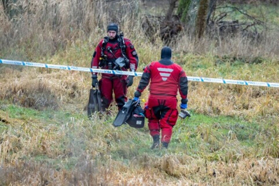 Divers searched the Vramsån on Tuesday.