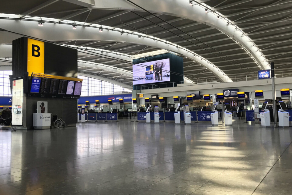 Nästan helt tomt på Heathrowflygplatsen, vanligen Europas mest trafikerade flygplats. Arkivbild.