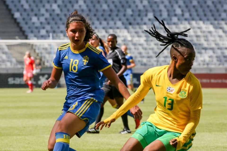 Loreta Kullashi i matchen mot Sydafrika, där hon blev tvåmålsskytt.