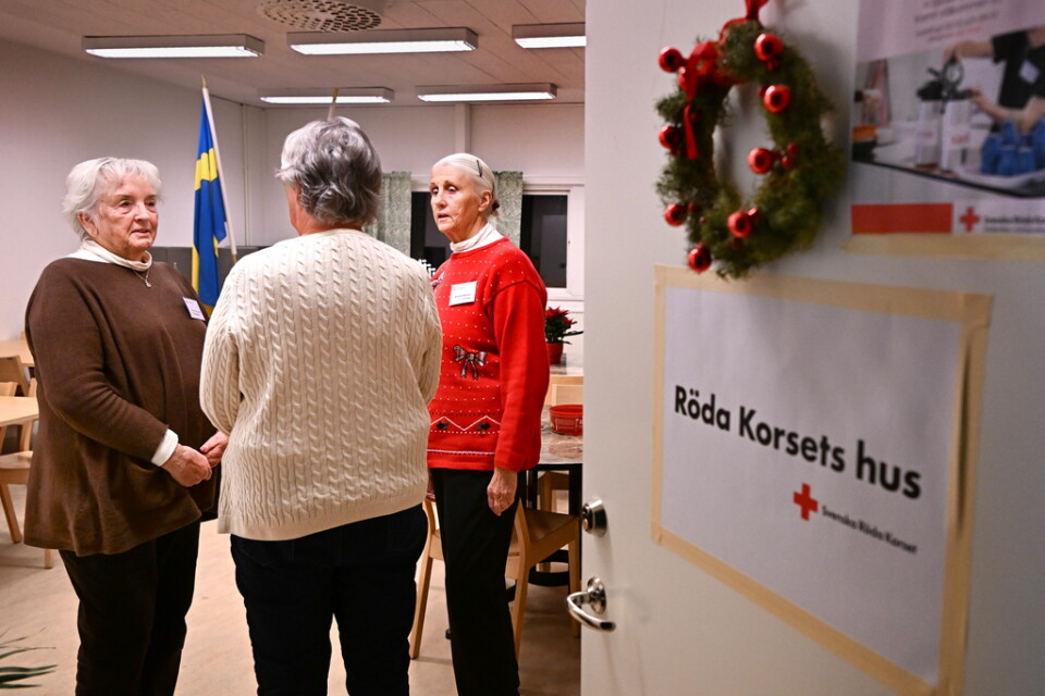 Till följd av det ökade stödbehovet öppnar Röda korsets hus i kretsens lokaler i Hovsjö, Södertälje. En mötesplats där det lokala stödbehovet och Hovsjöborna själva får styra verksamheten.