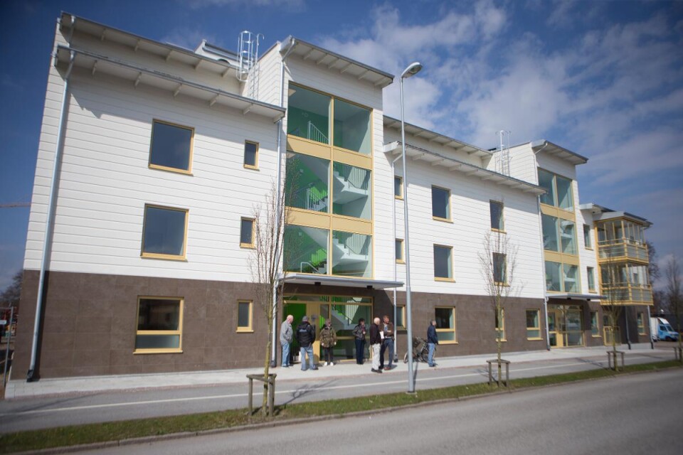 I fastigheten ut mot Södergatan hyr kommunen ut alla lägenheter. Än så länge står två tomma.