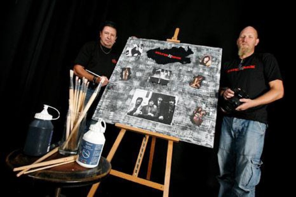 Peter Kronström och Peter Löfqvist som gjort en tavla som ska auktioneras ut under helgens Kulturkrock eller via bud till tavlan@kulturkrock.eu