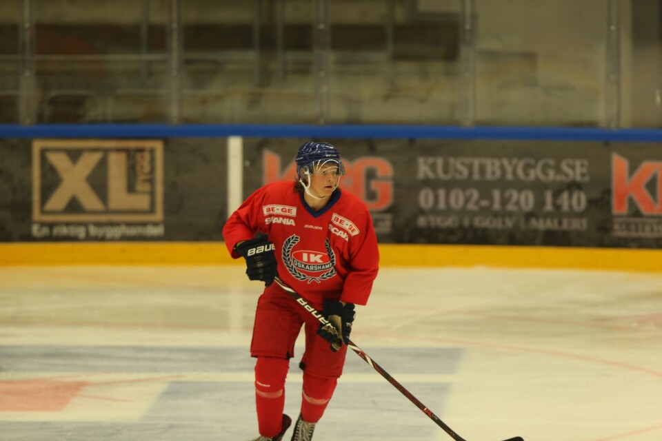 Christian Lindberg spelade med J20-laget mot Mariestad och fick beröm efteråt.