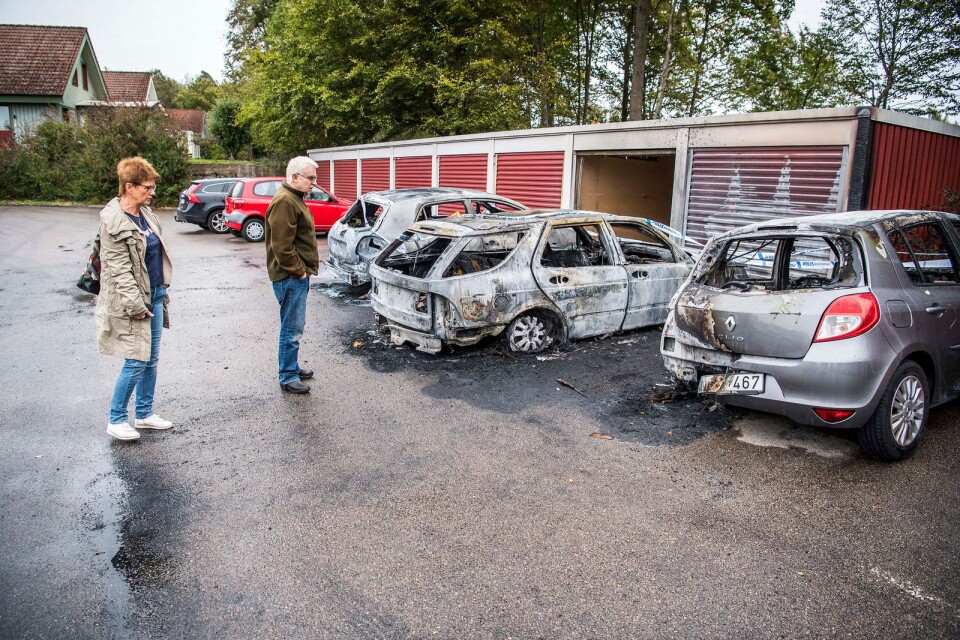 Maj-Britt Larsson och Christer Österström begrundar oroliga resultatet av sena tisdagskvällens brand.