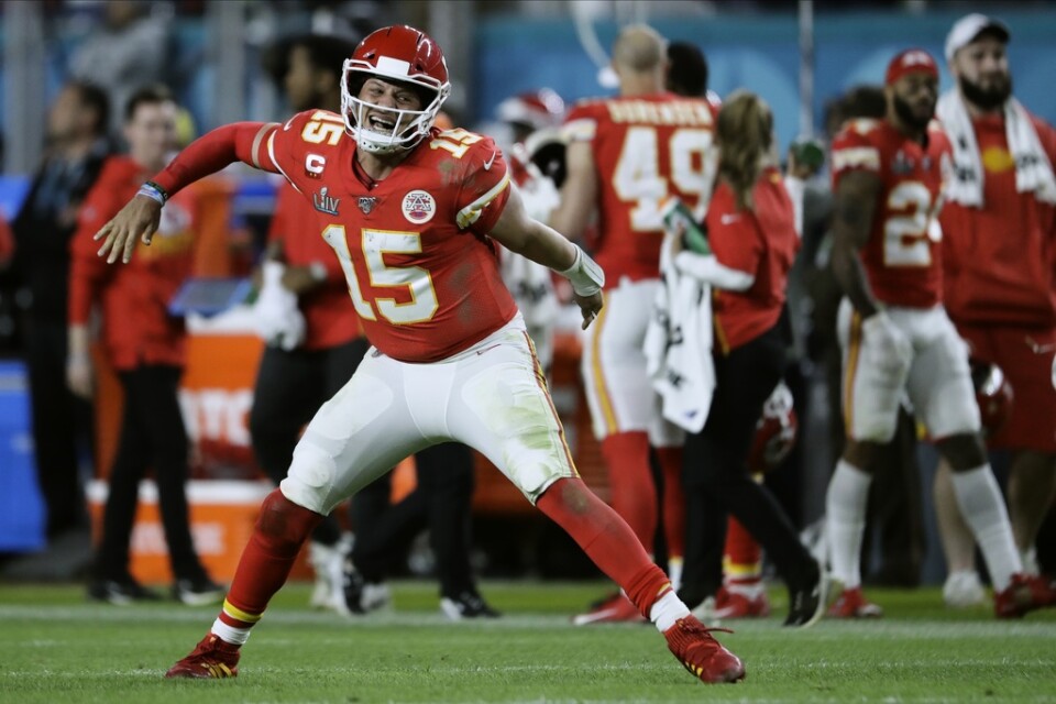 Kansas City Chiefs quarterback Patrick Mahomes jublar efter lagets sista touchdown mot San Francisco 49ers.
