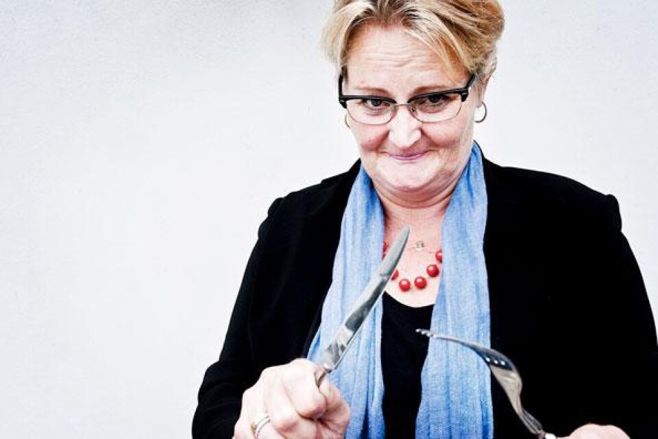 Maria Lennernäs, professor i mat- och måltidskunskap, menar att man har tappat bort helheten i mjölkdebatten.