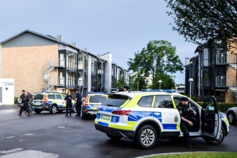 Stort pådfrag med poliser på Österäng efter det misstänkta mordförsöket i juni 2019. Sedan dess har polisen ryckt ut på åtta ytterligare skjutningar i Kristianstad.