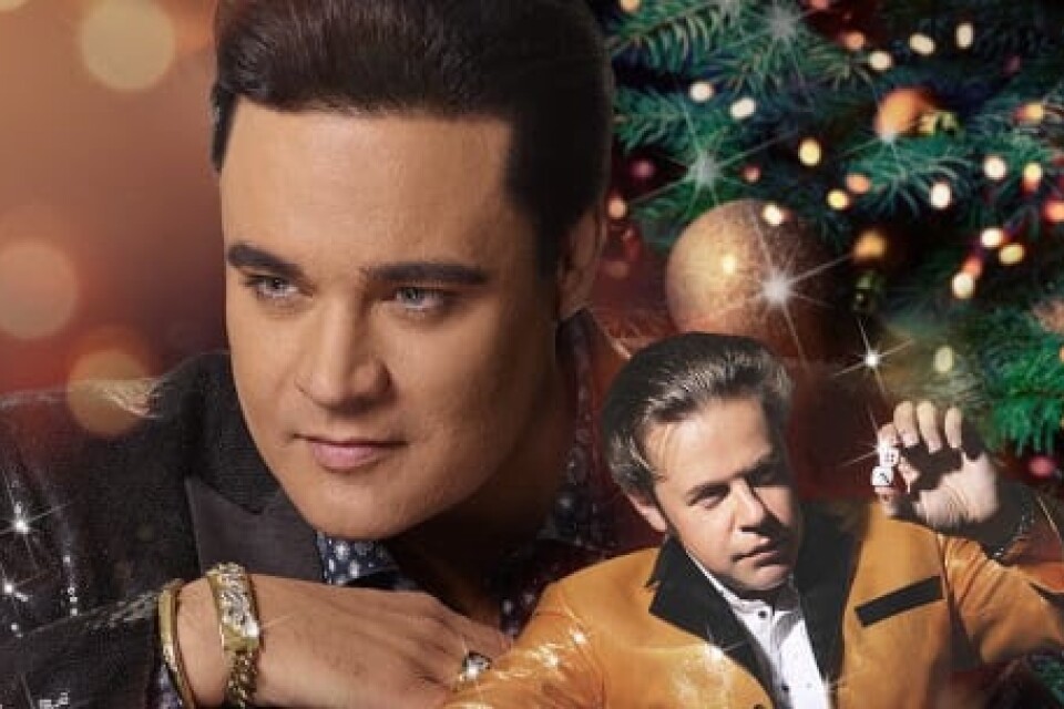 Henrik ”Elvis” Åberg åker på julturné och har med sig pianisten Jerry ”Lee” Carlson. Pressbild.
