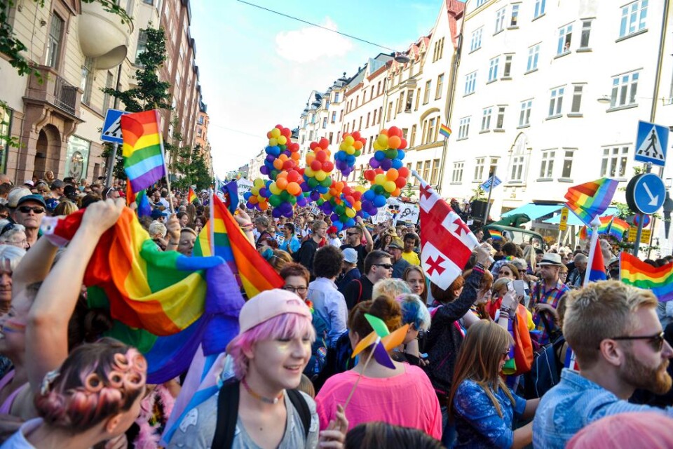 Pridefestivaler poppar upp runt om i landet och allt fler företag bidrar med sponsorpengar. Nu strävar arrangören i Malmö efter att hitta en balans mellan att växa och samtidigt behålla integriteten. I Malmö har det arrangerats Pridefestivaler sedan 199
