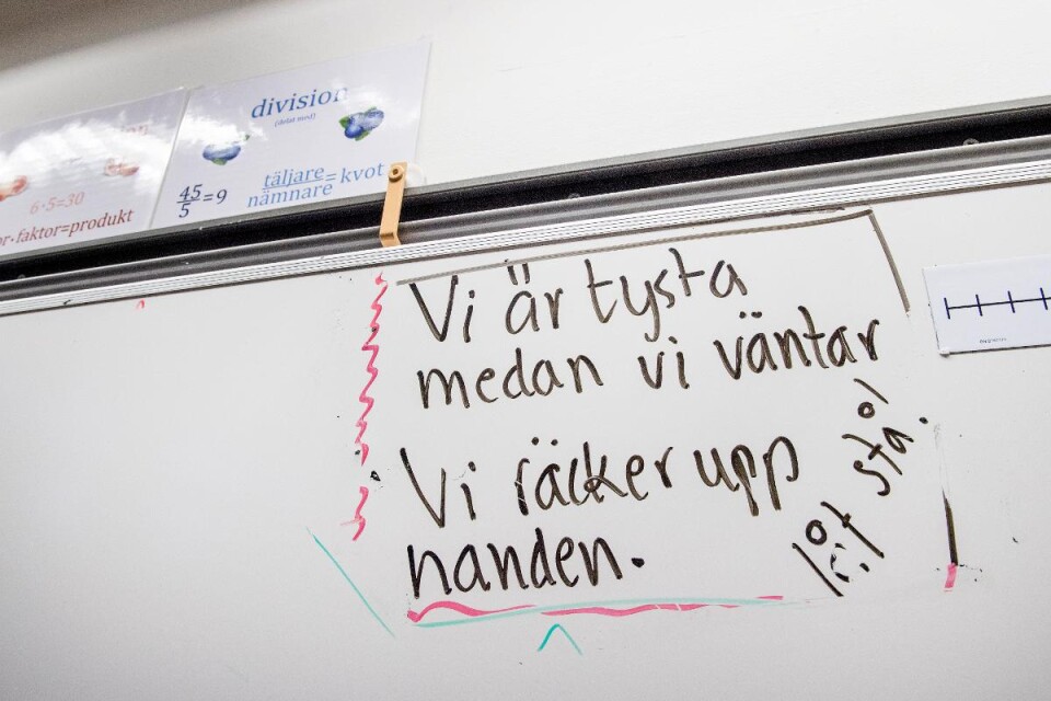 Ja, Jan Björklund har rätt. Mer ordning och reda i skolan skulle resultera i bättre resultat. Så här ser det ut på whiteboarden i många svenska klassrum.