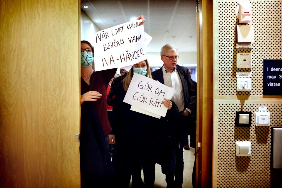 Beslutet att lägga ned IVA på Oskarshamns sjukhus väcker fortfarande känslor. Dagens SD-debattörer är besvikna, upprörda och oroade för vad nedläggningen kommer att få för konsekvenser, inte minst för patienterna.
