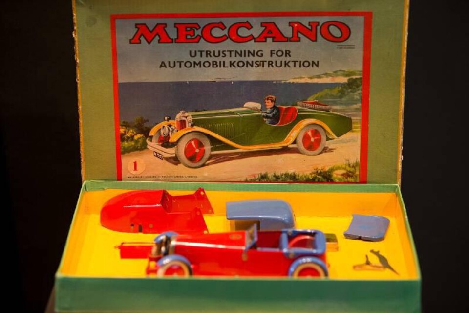 Meccano tillverkade även bilmodeller. Samma bolag startade senare Dinky Toys.