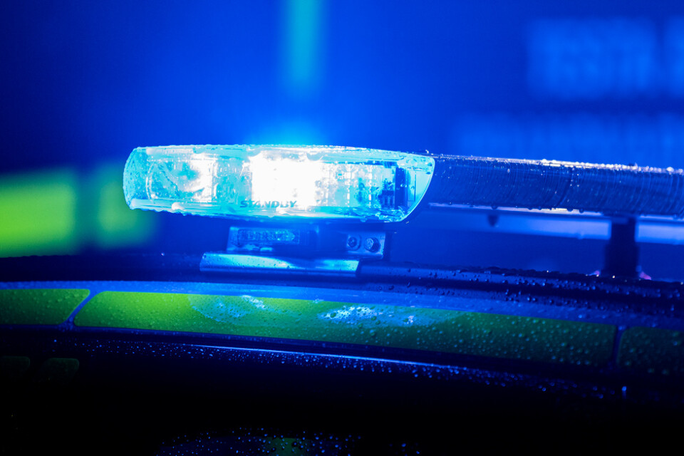 Tre personer har anhållits misstänkta för flera brott efter en händelse i Södertälje på lördagskvällen. Arkivbild.