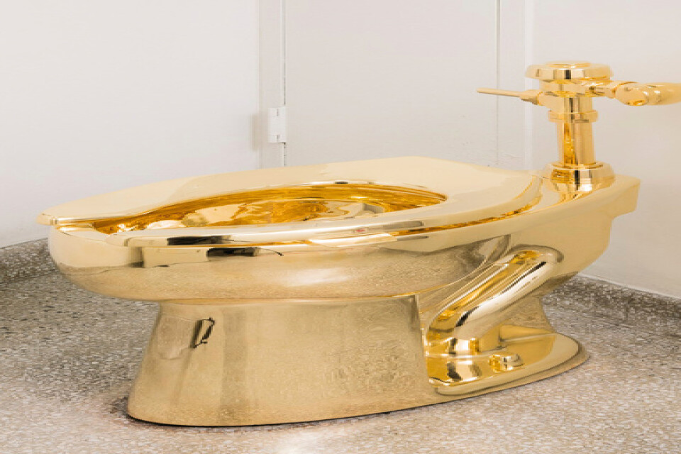 Toaletten i guld som ställdes ut på Blenheim Palace i Storbritannien innan den stals. Arkivbild.
